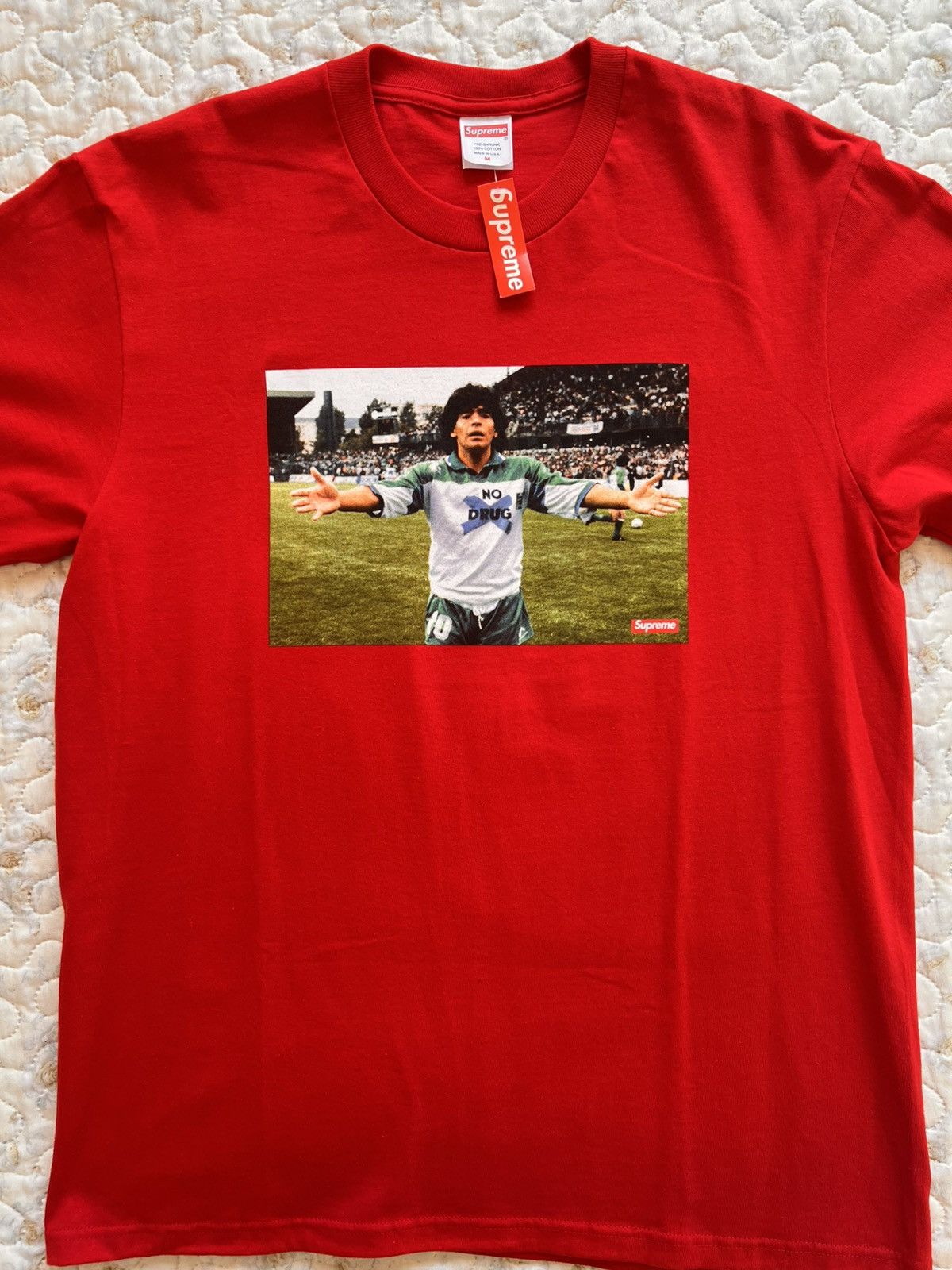 Supreme M Supreme x Diego Maradona photo tee Tshirt red box logo Size US M / EU 48-50 / 2 - 14 Thumbnail