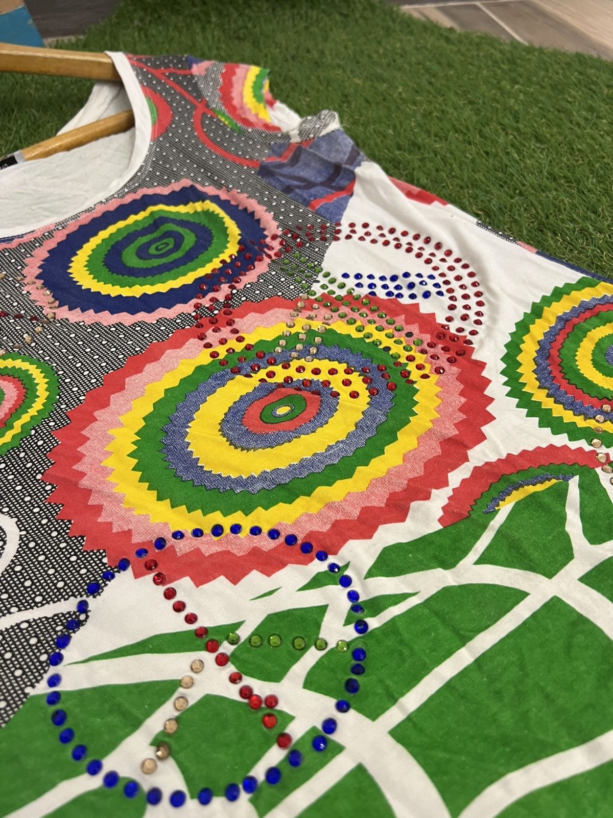 Moschino Vintage Moschino 'peace signs' Crazy Pattern Tank Top Size M / US 6-8 / IT 42-44 - 5 Thumbnail