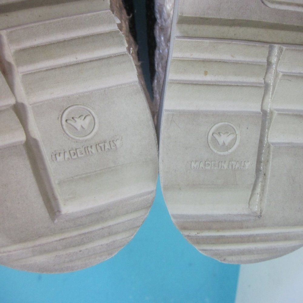 Akris Makris Womens Slip Ons Size 8 / 38.5 Size US 8 / IT 38 - 13 Thumbnail