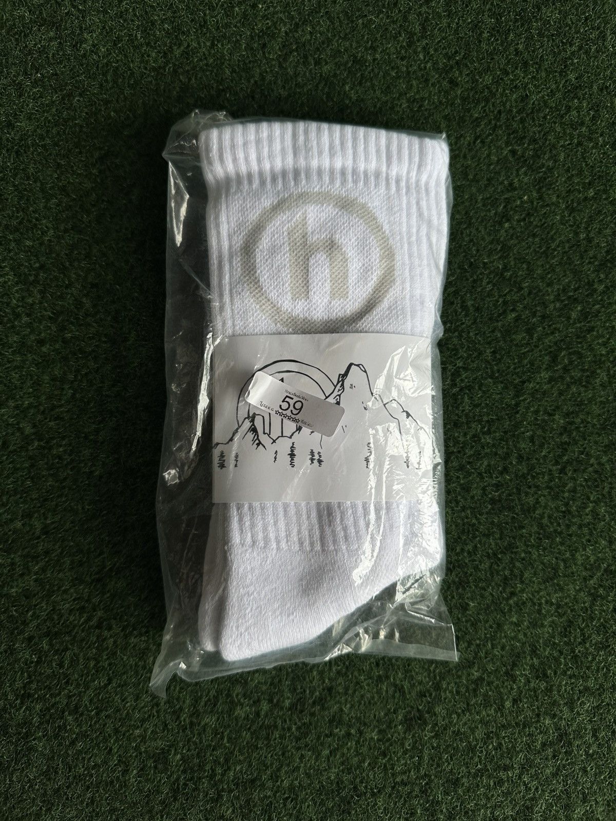 HIDDEN HIDDEN Socks - White / Grey Silver Logo Brand New Hidden NY Size ONE SIZE - 1 Thumbnail
