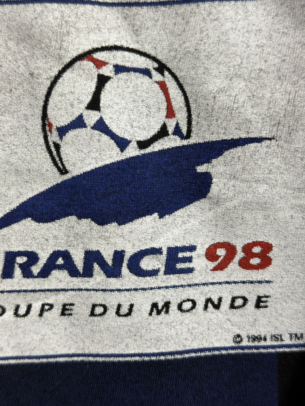 Vintage Vintage France 98 Coupe Du Monde Faded Tee Size US M / EU 48-50 / 2 - 4 Thumbnail