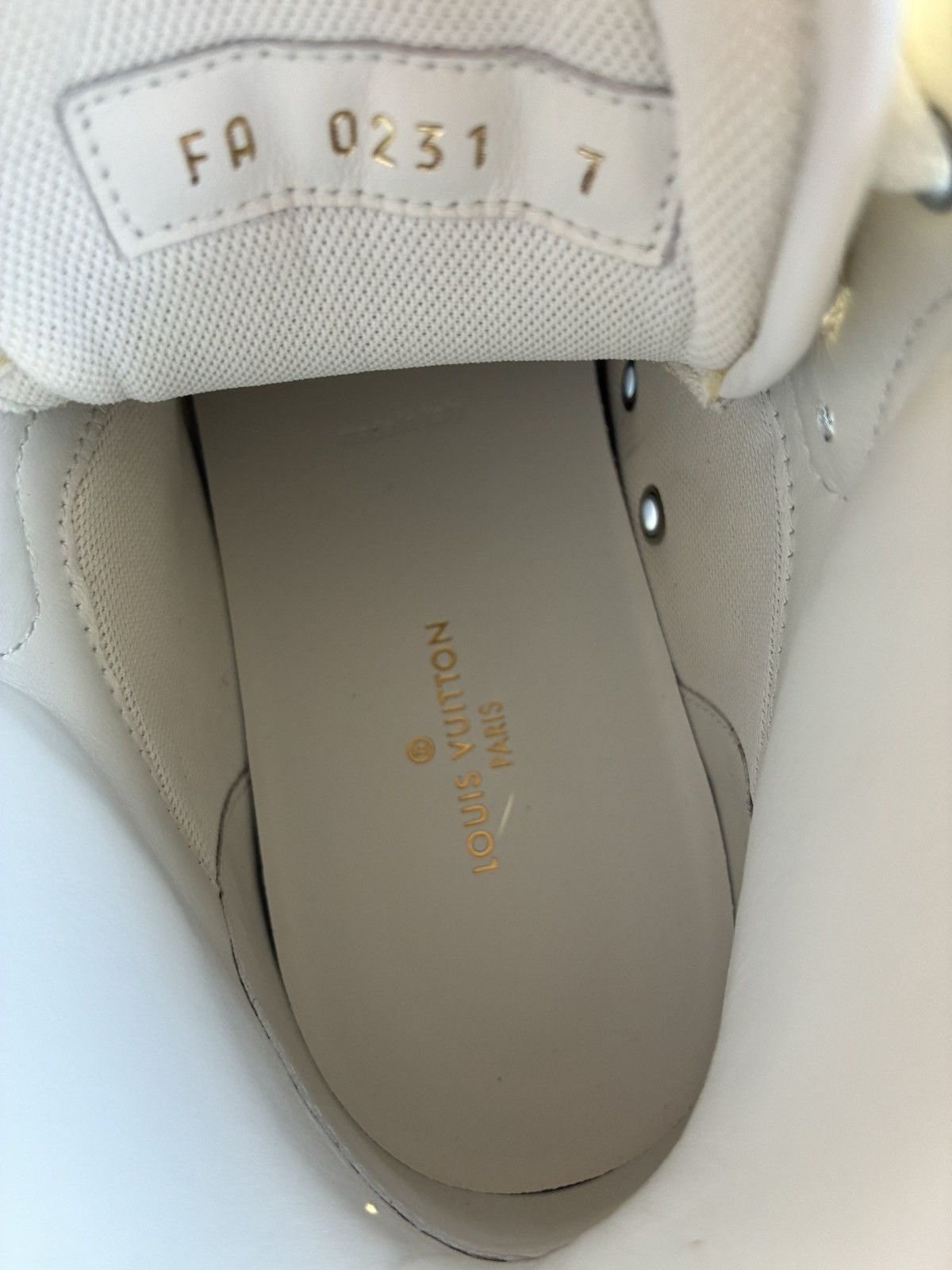 Louis Vuitton Louis Vuitton Rivoli Sneaker Monogram White Leather Size US 7 / EU 40 - 7 Thumbnail