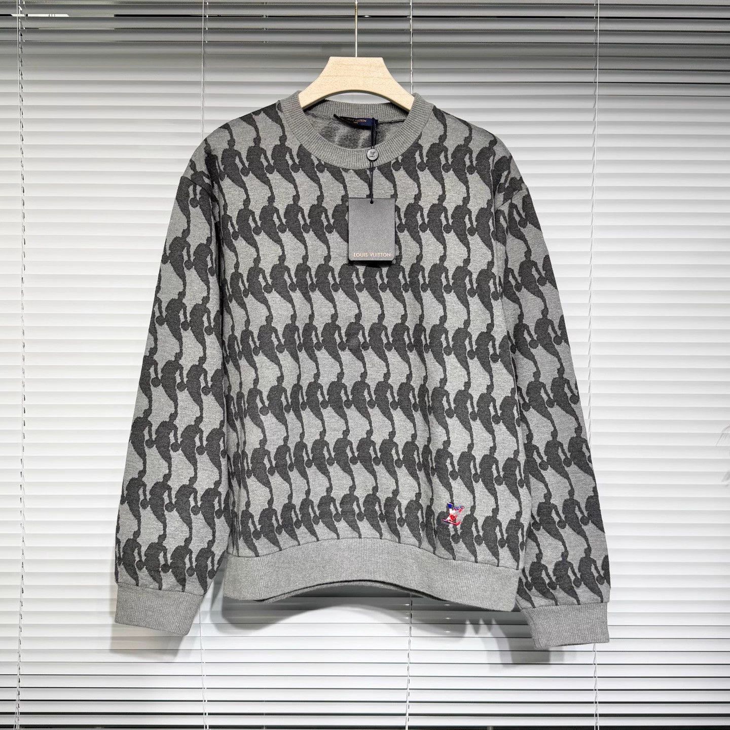 Louis Vuitton LV NBA silhouette print dark gray L sweatshirt Size US L / EU 52-54 / 3 - 1 Thumbnail