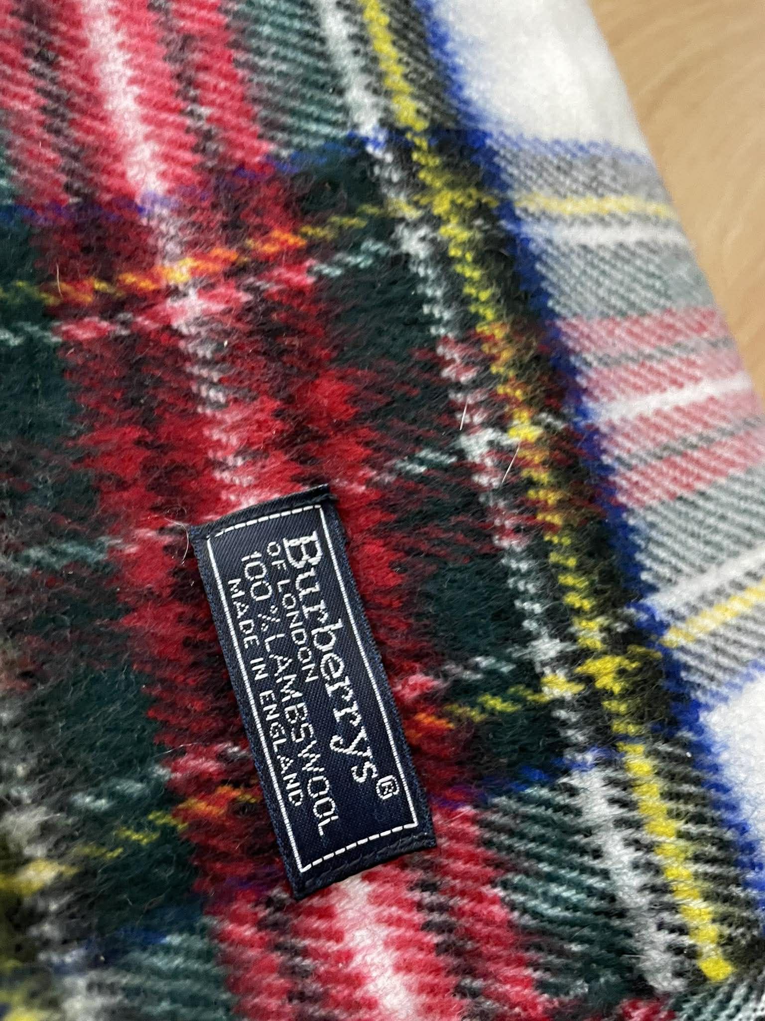 Burberry burberrys vintage scarf 80/90's lambwool Size ONE SIZE - 2 Thumbnail
