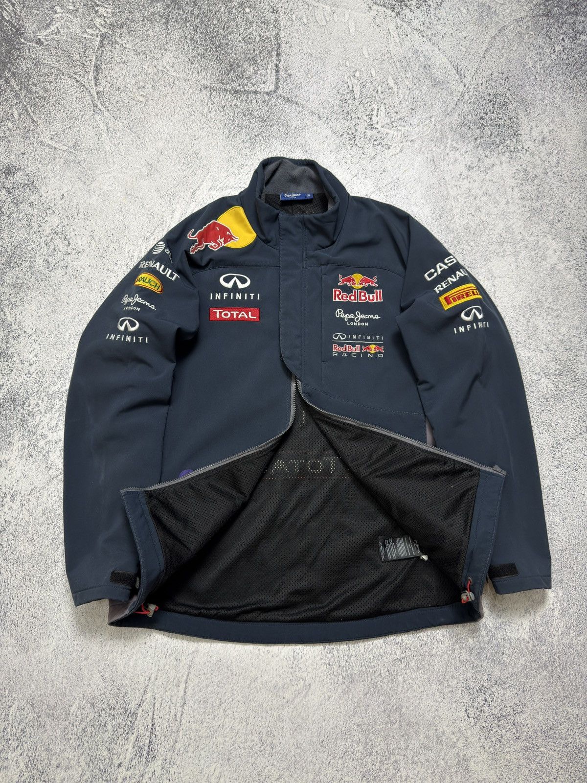 Pepe Jeans Vintage Red Bull Racing F1 Team Softshell Jacket Pepe Jeans Size US XL / EU 56 / 4 - 13 Thumbnail