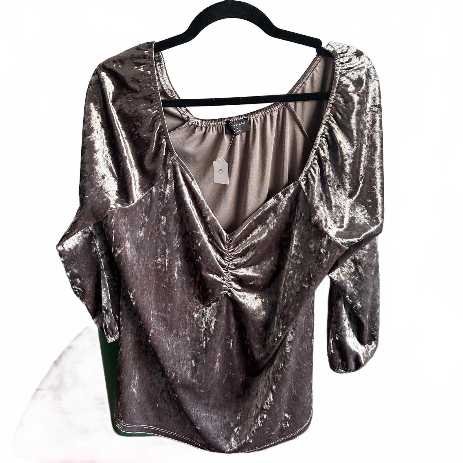 Designer Stylish Lane Bryant Velvet Top - Size 14/16 Size XL / US 12-14 / IT 48-50 - 1 Thumbnail