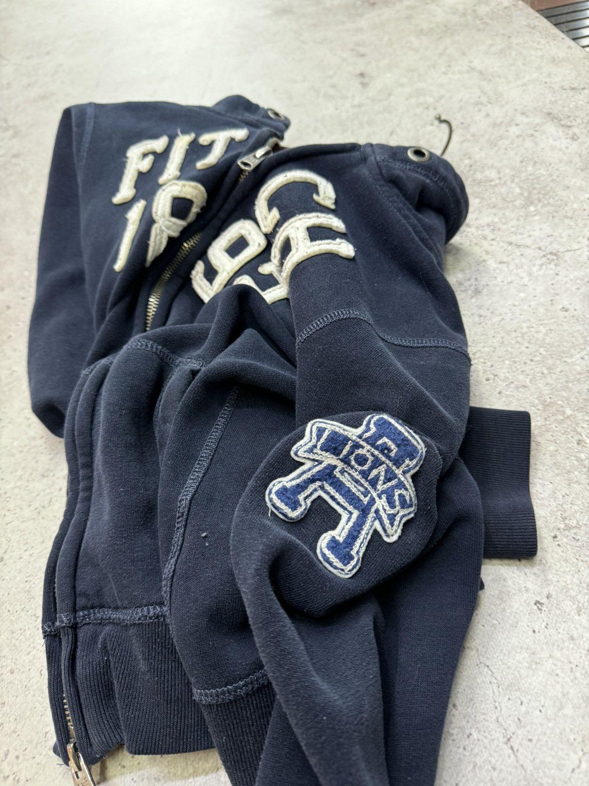 Abercrombie & Fitch Vintage Distressed Logo Double Zip Abercrombie Hoodie Size US M / EU 48-50 / 2 - 3 Thumbnail
