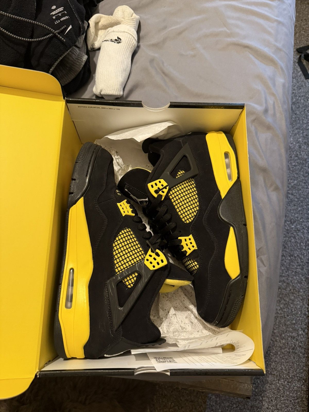 Jordan Brand Jordan 4 thunder Size US 12 / EU 45 - 1 Thumbnail