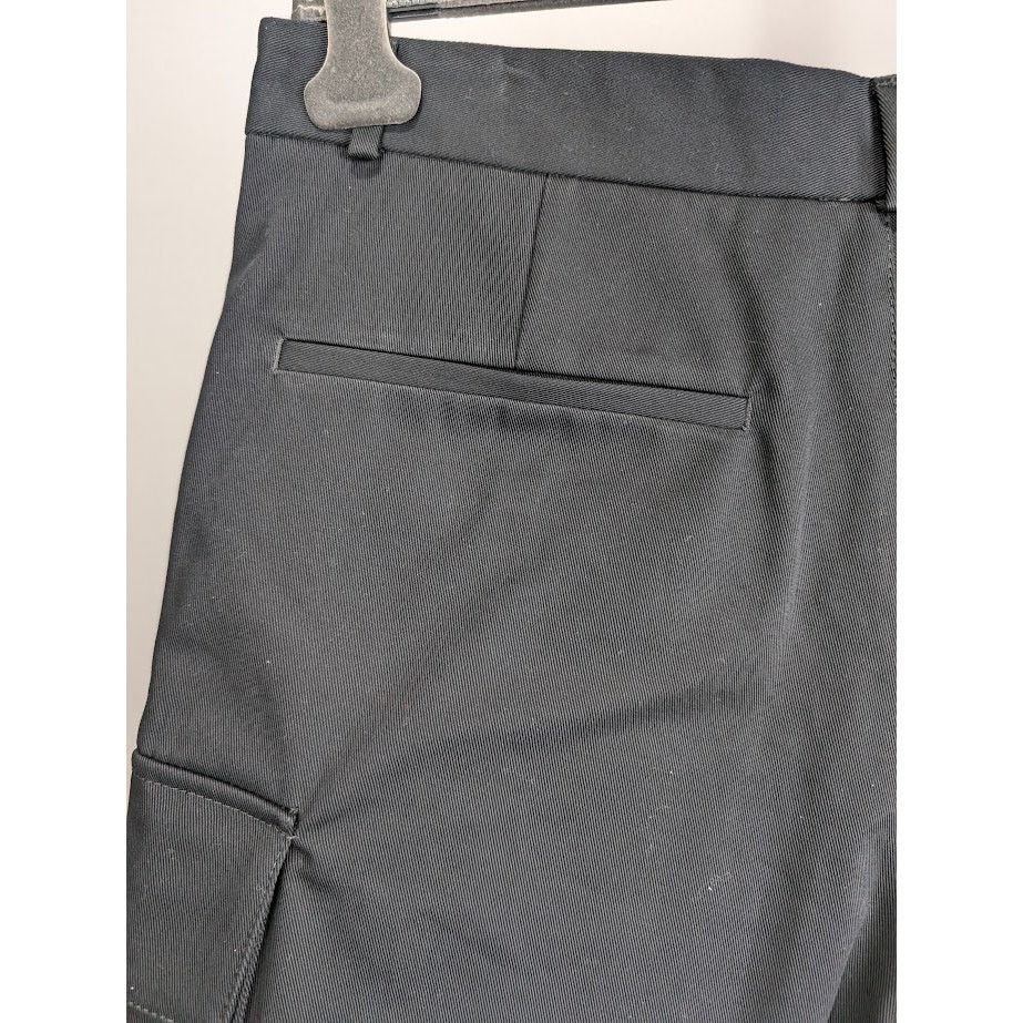 Off-White o1rshd1 Cargo Short In Black Size US 34 / EU 50 - 15 Thumbnail