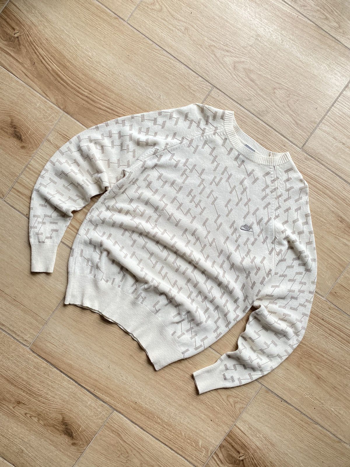 Nike Vintage Nike Wool Cozy Sweater Cream Size US L / EU 52-54 / 3 - 10 Thumbnail