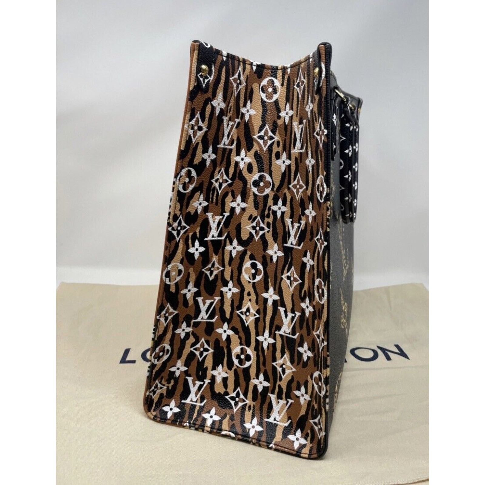 Louis Vuitton Louis Vuitton OnTheGo GM Fabric Interior Jungle Monogram Size ONE SIZE - 5 Thumbnail