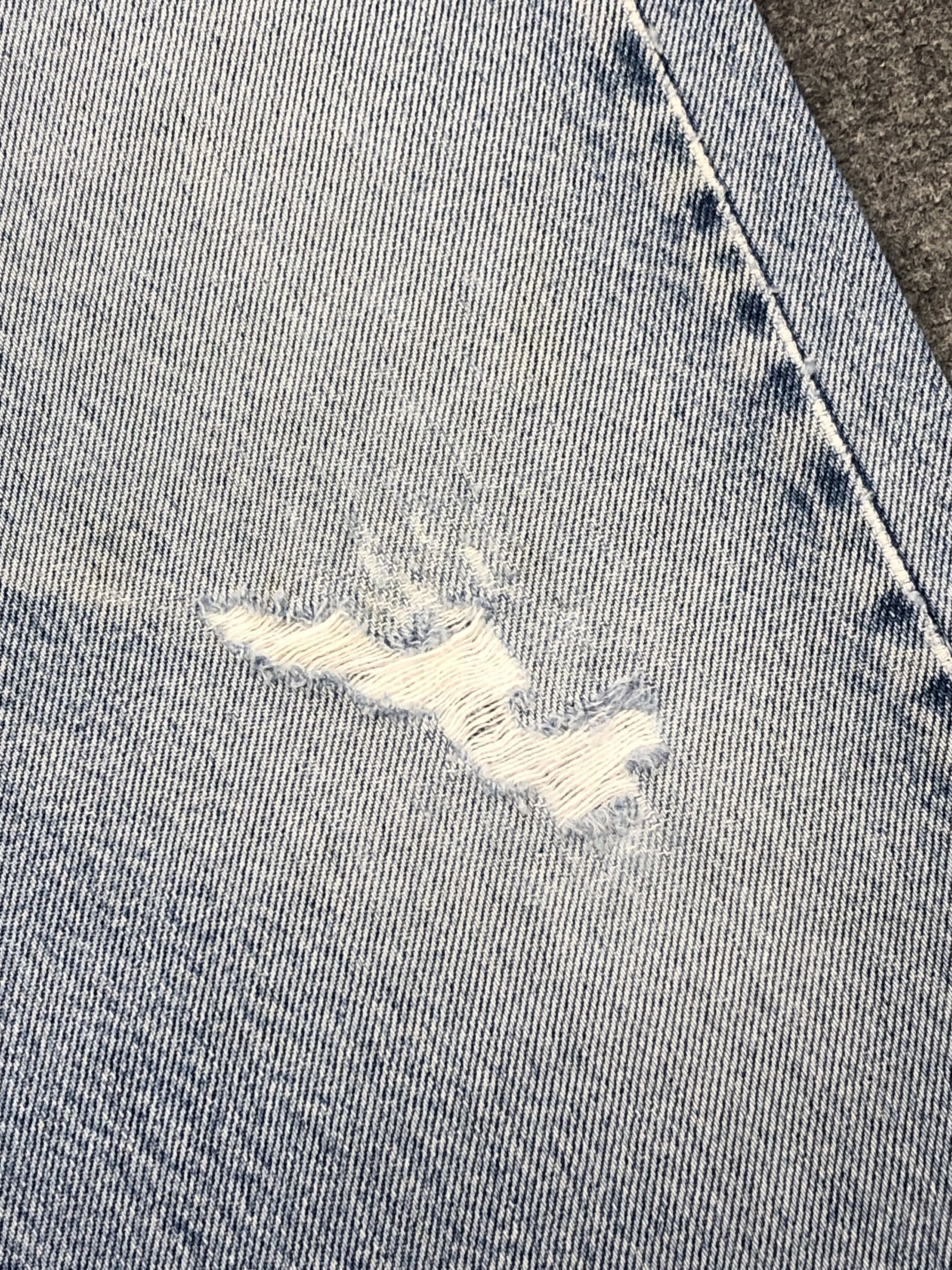 Levi's × Vintage Distressed Vintage 90s Levi's 505 Light Blue Washed Jeans Size US 32 / EU 48 - 10 Thumbnail
