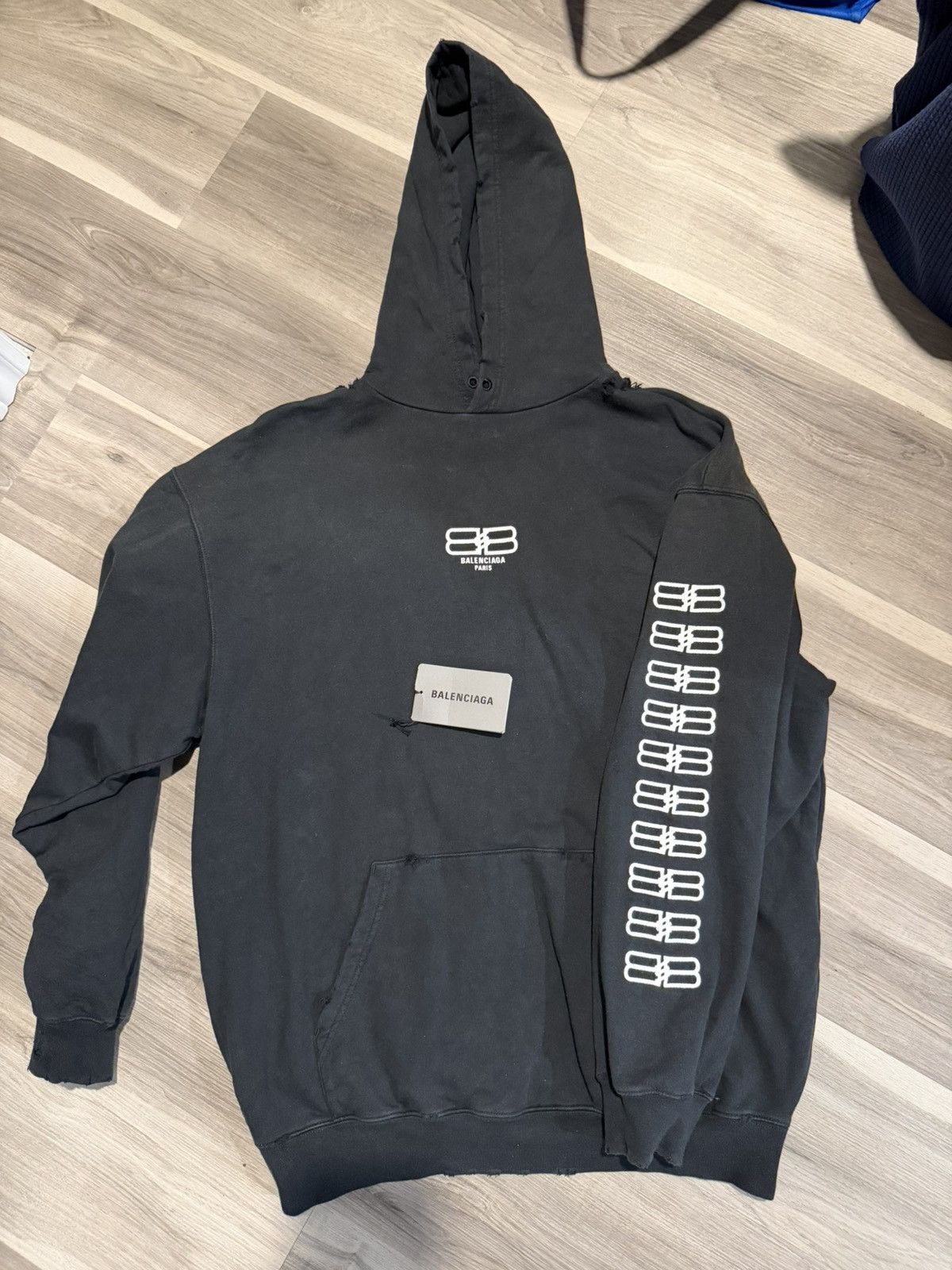 Balenciaga Balenciaga BB Paris Hoodie Size US XS / EU 42 / 0 - 1 Thumbnail