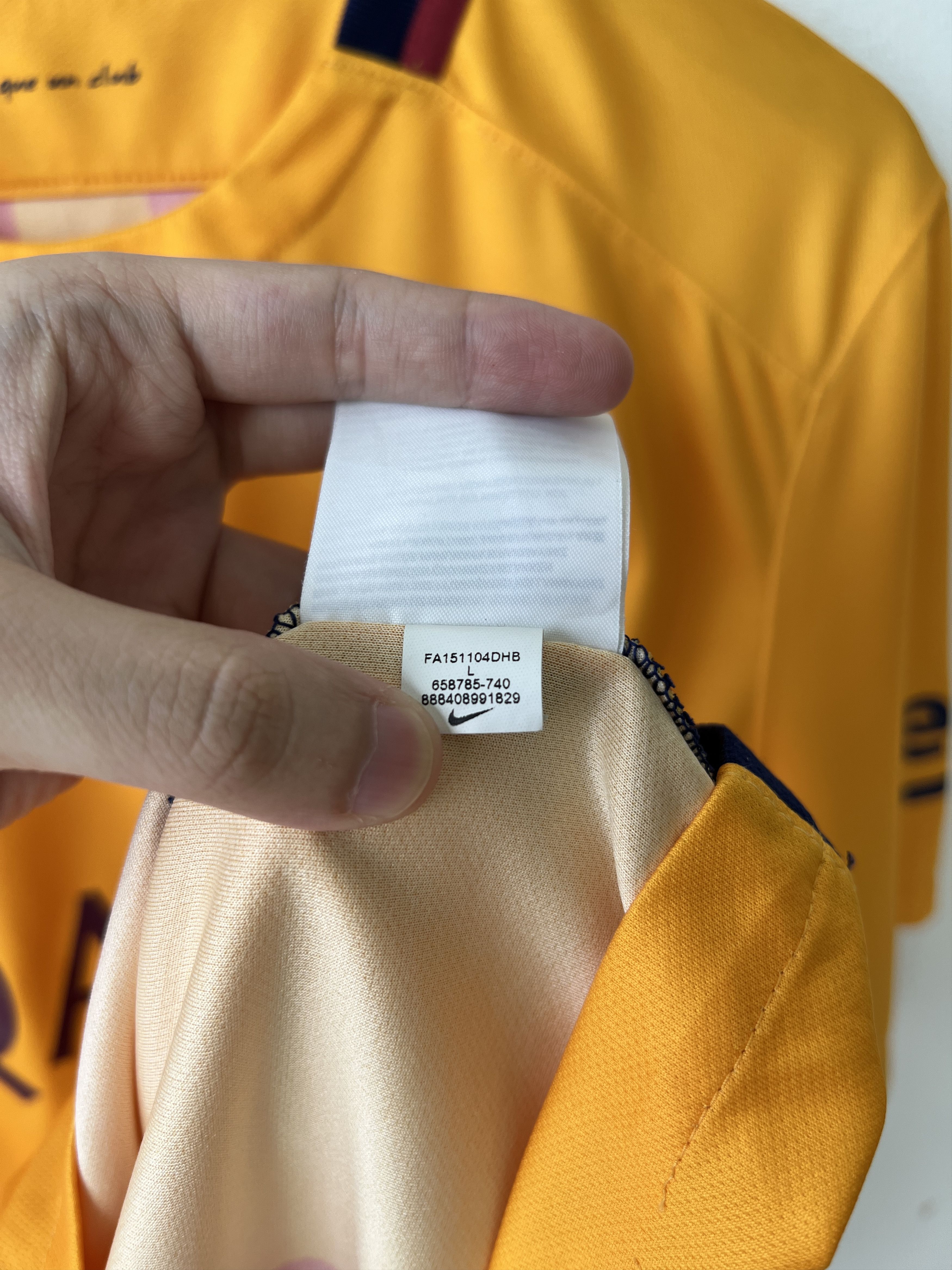 Nike (L) Barcelona 2015-16 Away Shirt Messi #10 Kit Size US L / EU 52-54 / 3 - 4 Thumbnail