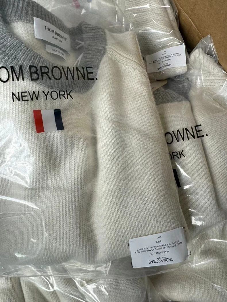Thom Browne thom browneFW23 Old money style classic four-striped wool c Size US M / EU 48-50 / 2 - 9 Thumbnail