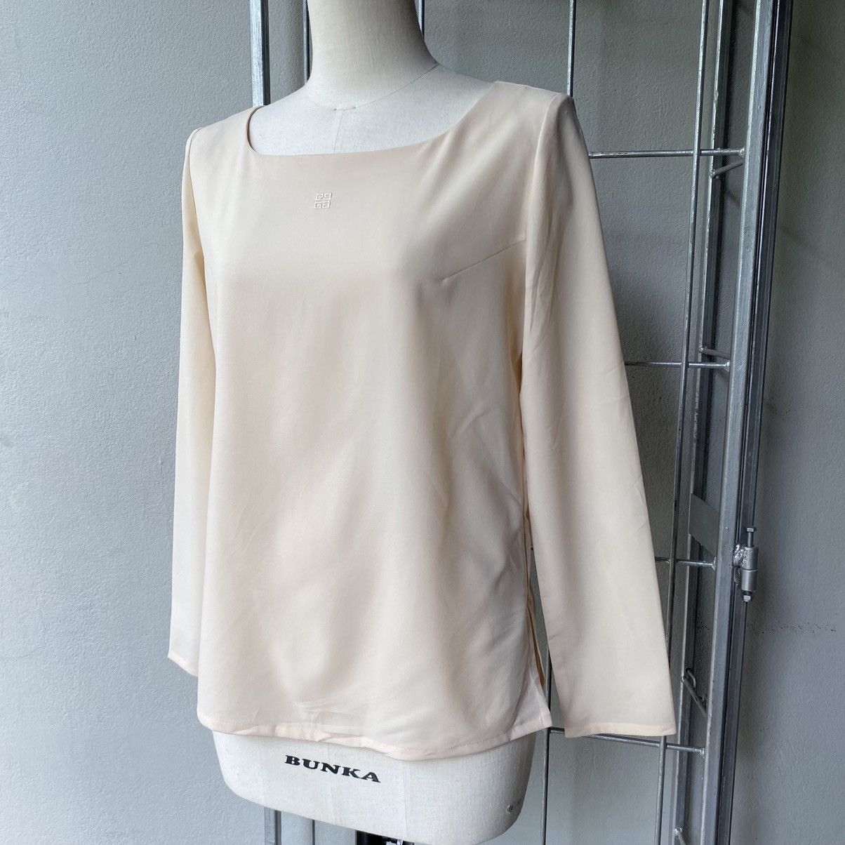 Givenchy Givenchy Soft Yellow Luxe Blouse Size XS / US 0-2 / IT 36-38 - 3 Thumbnail