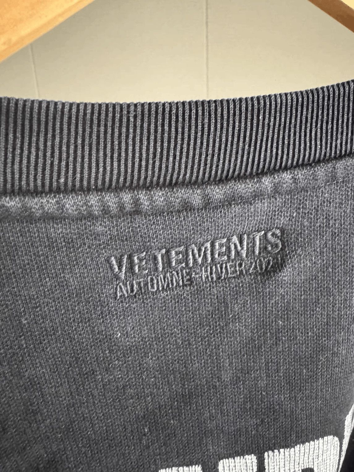 Vetements Vetements Security Crew Neck-2508 Size US XS / EU 42 / 0 - 5 Thumbnail