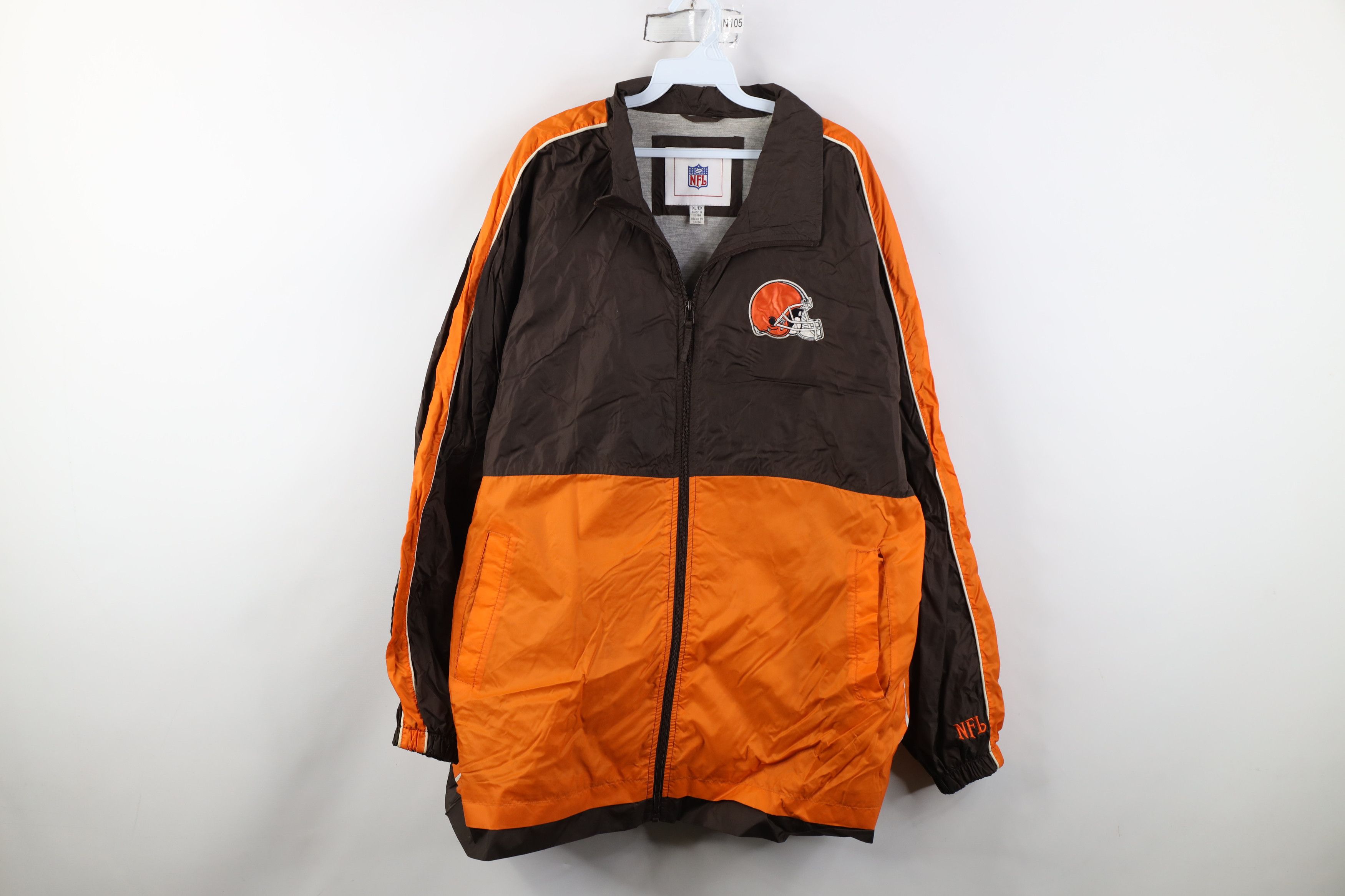 Vintage Vintage NFL Cleveland Browns Football Windbreaker Jacket Size US XL / EU 56 / 4 - 1 Thumbnail