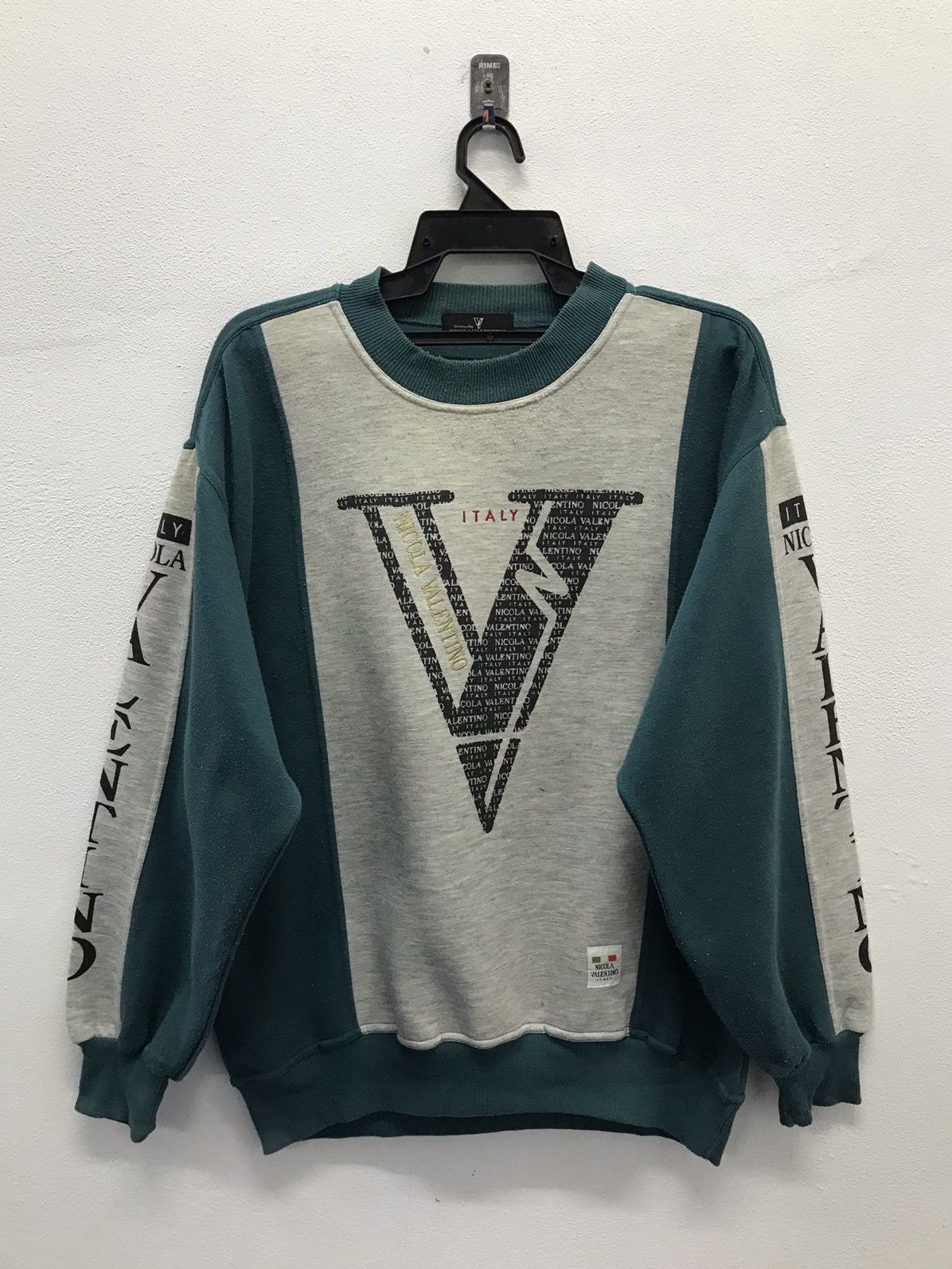 Japanese Brand × Vintage Vintage Nicola Valentino Italy Sweatshirt Size US L / EU 52-54 / 3 - 1 Thumbnail