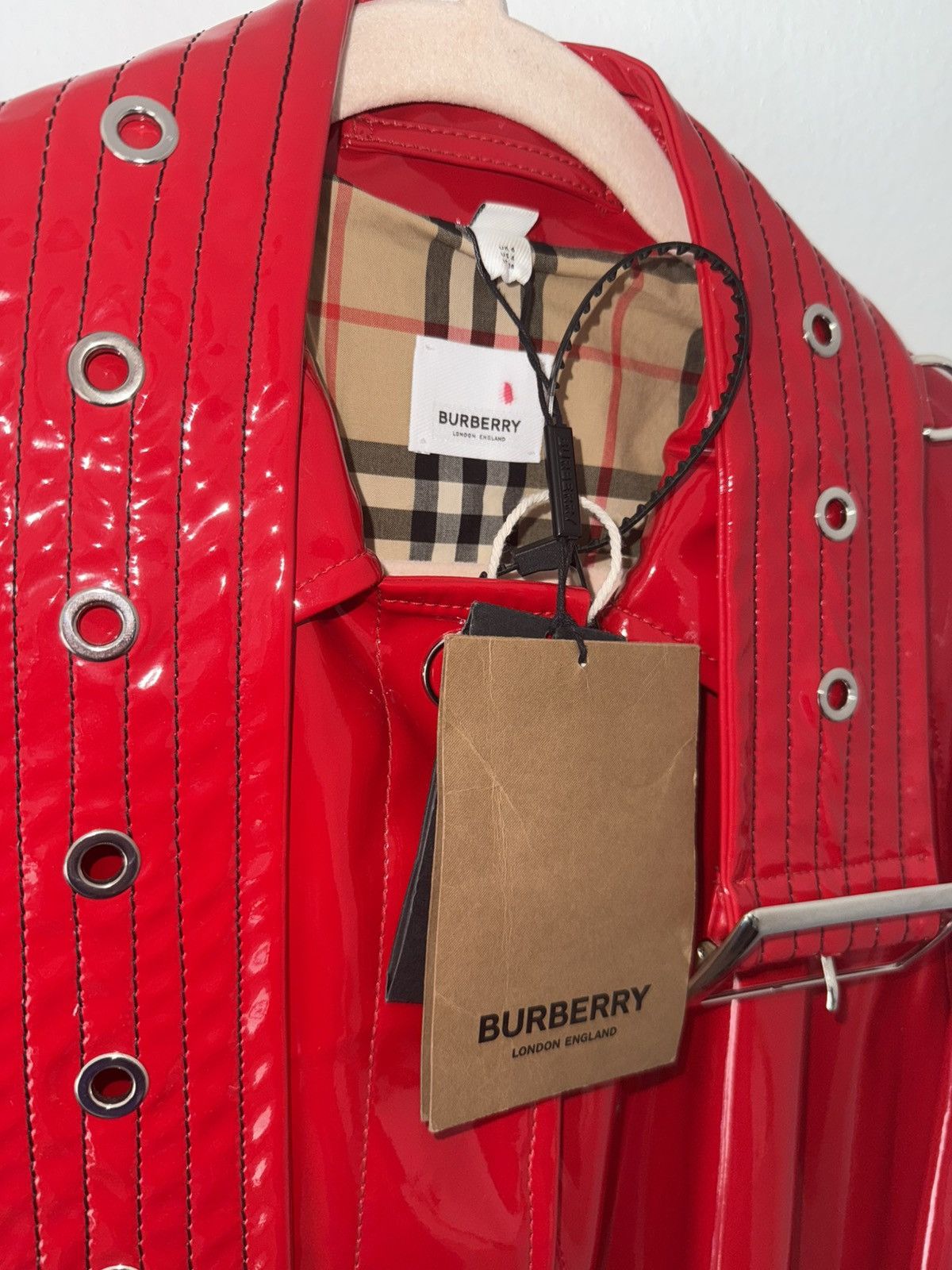 Burberry Burberry Red latex 2018 Runway jacket Size M / US 6-8 / IT 42-44 - 2 Thumbnail