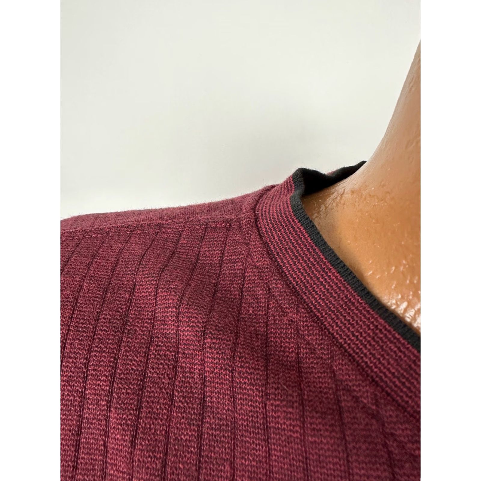 Vintage VINTAGE Consensus Y2K Ribbed V-Neck Shirt Men’s Medium Dark Red Heavyweight Cotton T-Shirt Size US M / EU 48-50 / 2 - 4 Thumbnail