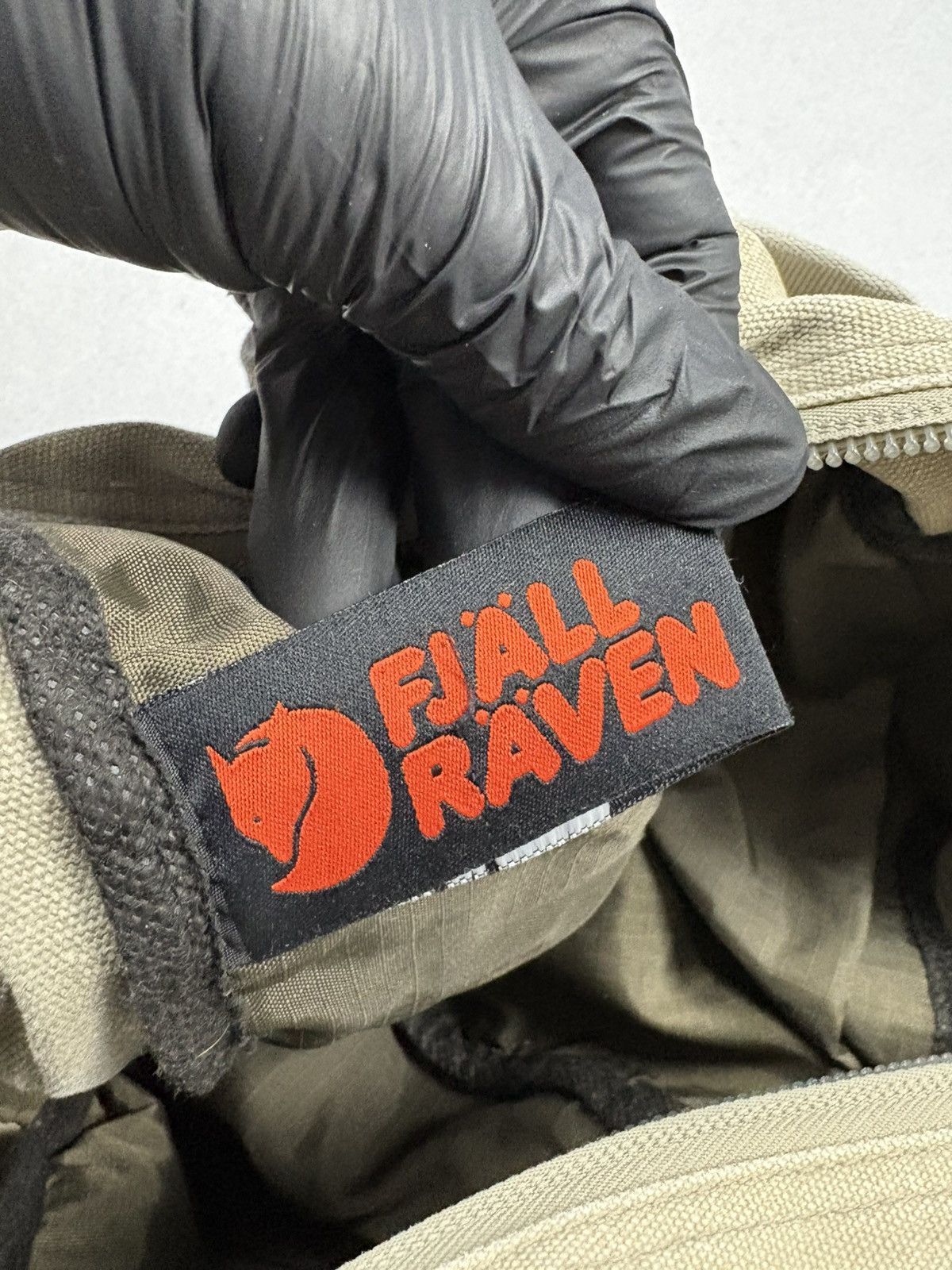 Fjallraven Fjällräven Canvas Shoulder Messenger Bag Beige Vintage Y2K Size ONE SIZE - 14 Thumbnail