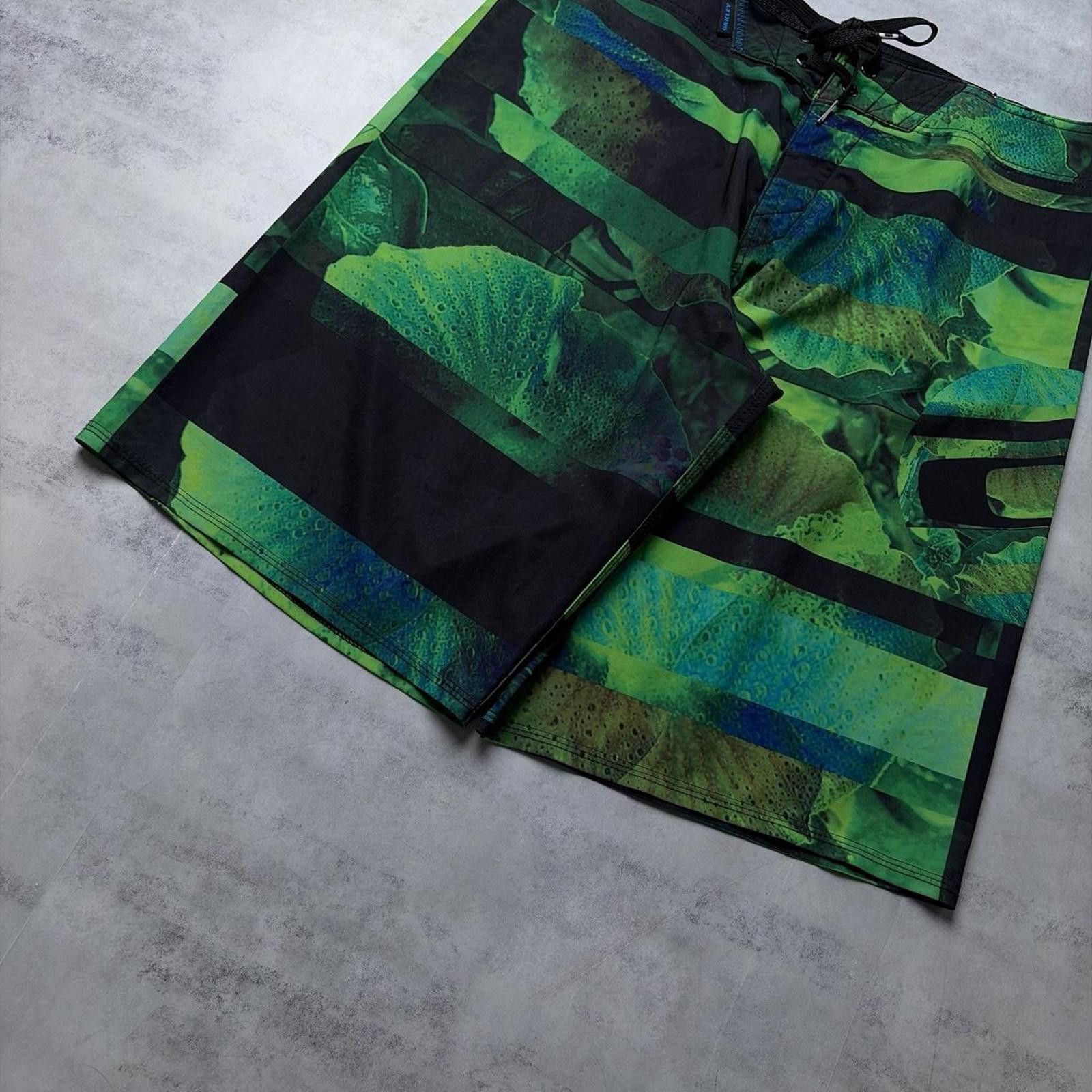 Oakley Y2K Green Oakley Grunge Surf Baggy Board Shorts Size US 31 - 4 Thumbnail