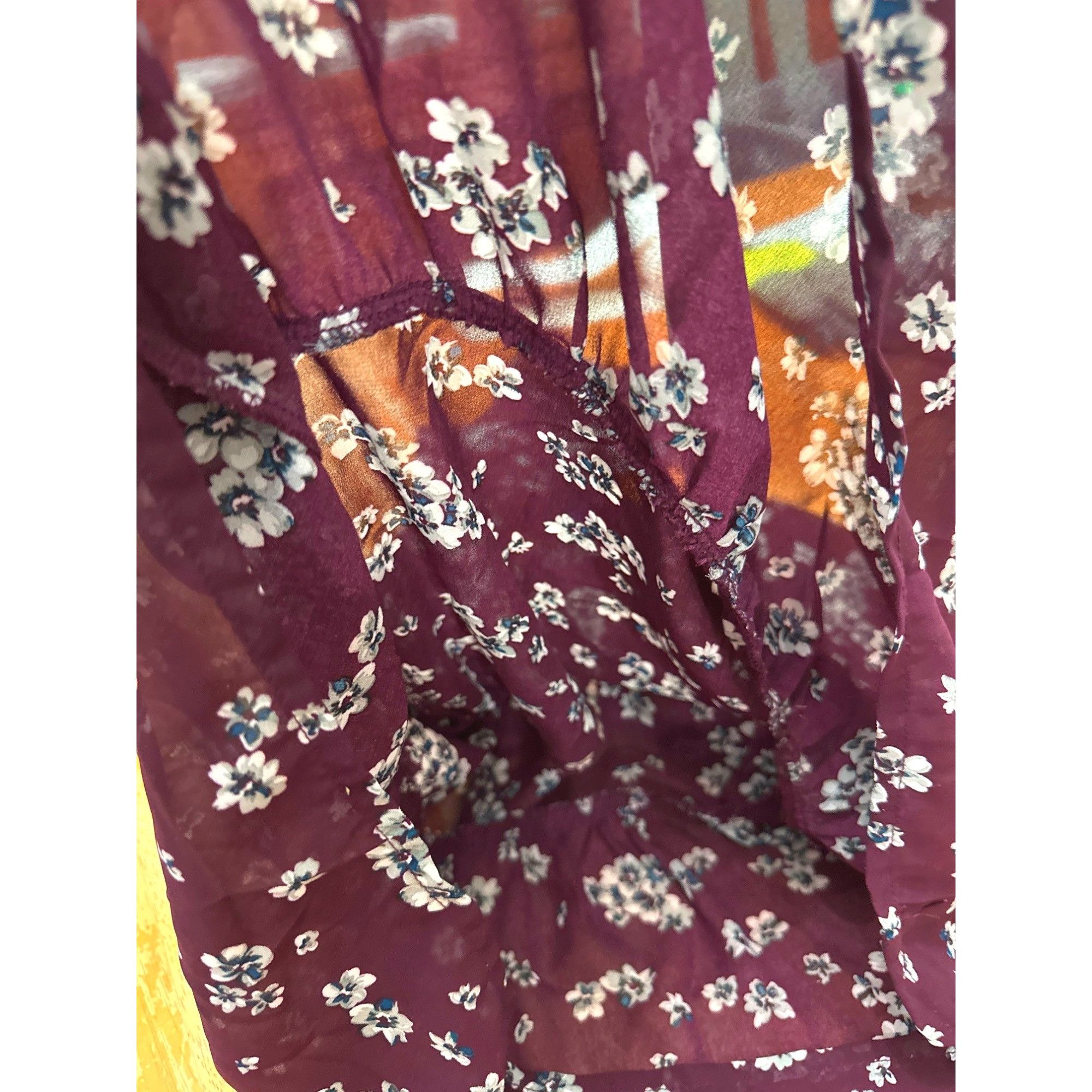 Aeropostale Aeropostale Sheer Floral Chiffon Blouse Size Small Burgundy Size S / US 4 / IT 40 - 10 Thumbnail