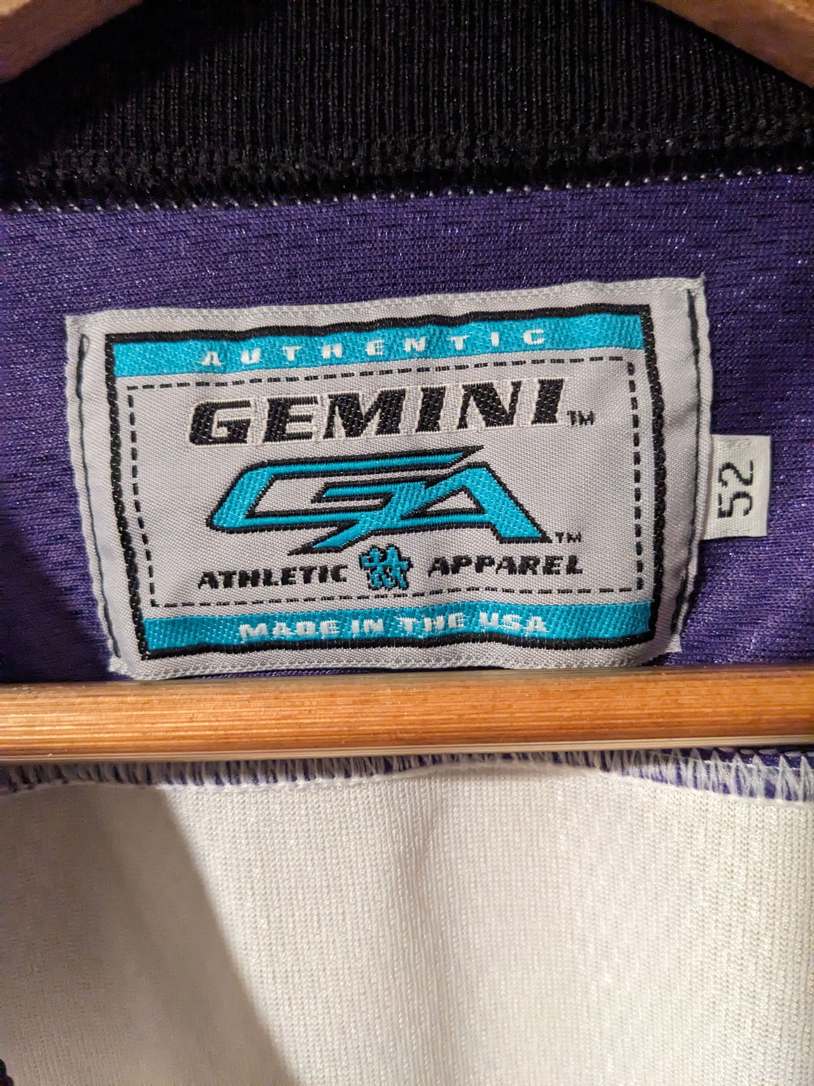 NHL × Vintage Vintage Niagara University Purple Eagle 52 Hockey Jersey Size US XL / EU 56 / 4 - 4 Thumbnail