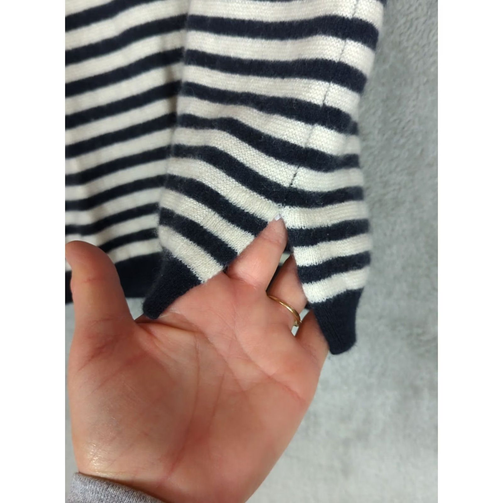 J.Crew J.CREW Women S Blue White Striped 100% Cashmere Sweater Pullover nautical Size S / US 4 / IT 40 - 6 Thumbnail