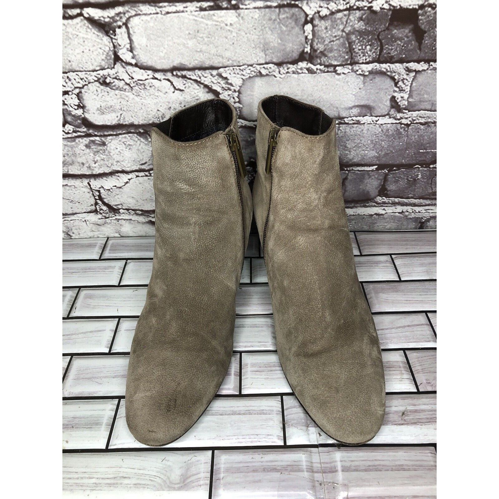 Aquatalia Aquatalia Taupe Suede Leather Side Zip Heel Ankle Booties Wo Size US 10 / IT 40 - 10 Thumbnail