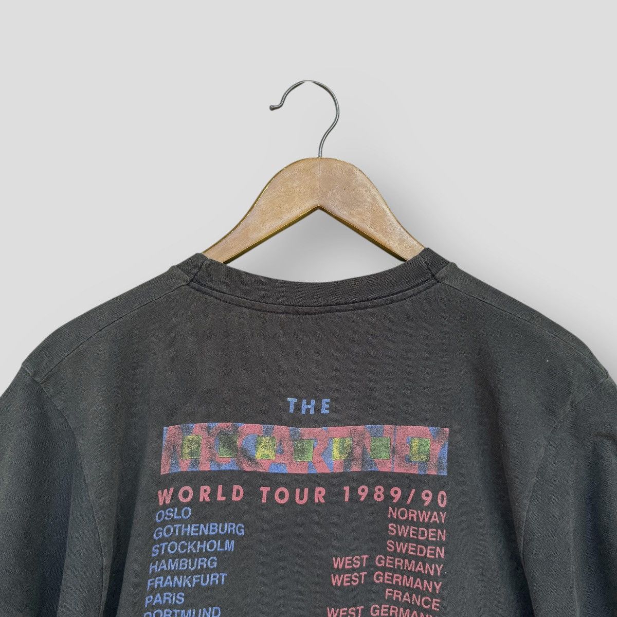 Band Tees Paul McCartney World Tour 89/90’s T-shirt Vintage Size US XL / EU 56 / 4 - 9 Thumbnail