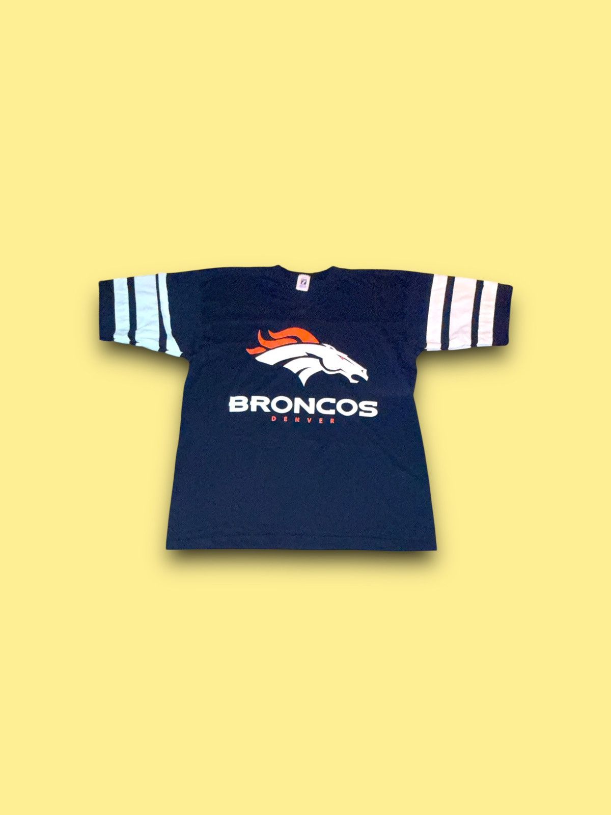 Logo 7 Vintage Denver Broncos NFL Logo 7 single stitch t-shirt XL Size US XL / EU 56 / 4 - 1 Thumbnail