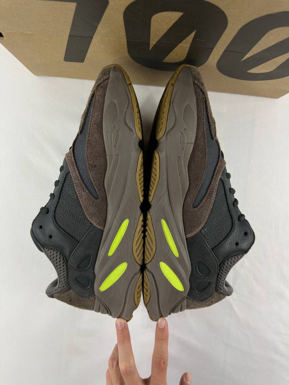 Adidas adidas Yeezy Boost 700 'Mauve' 2018 EE9614 Size US 12 / EU 45 - 10 Thumbnail