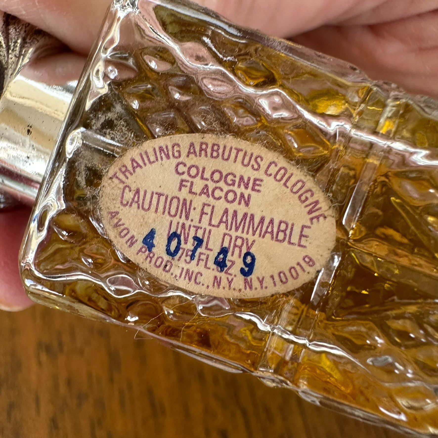 Vintage Vintage 1979 Avon Trailing Arbutus Cologne Flacon 0.75oz 3/4 Size ONE SIZE - 6 Thumbnail