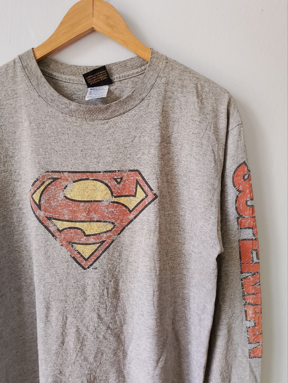 DC Comics Vintage SUPERMAN Ripped Shredded Logo Spellout l/s Tee Size US M / EU 48-50 / 2 - 4 Thumbnail