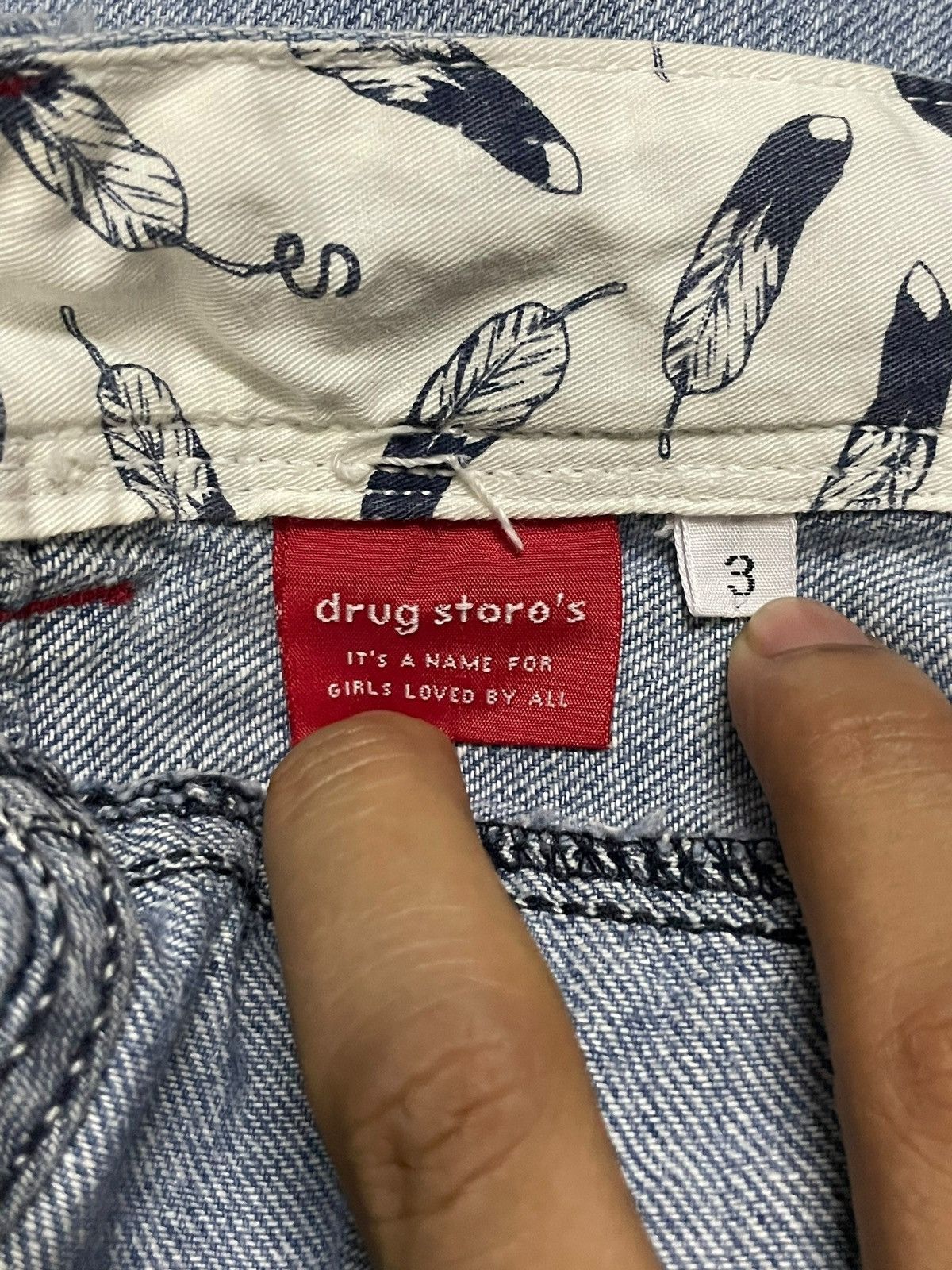 Japanese Brand Drug Store’s Women Denim Cute Print Out Logo Blue Wash Jeans Size 31" - 13 Thumbnail