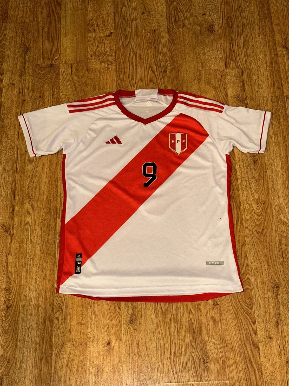 Adidas Peru National Team Jersey Soccer Adidas Lapadula #9 Men LRG Size US L / EU 52-54 / 3 - 9 Thumbnail