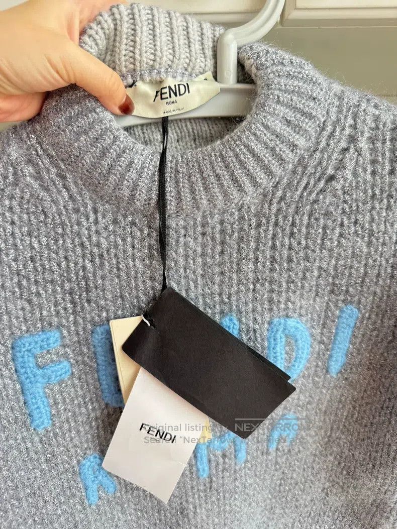 Fendi Fendi Gray Logo Sweater Size XS / US 0-2 / IT 36-38 - 2 Thumbnail