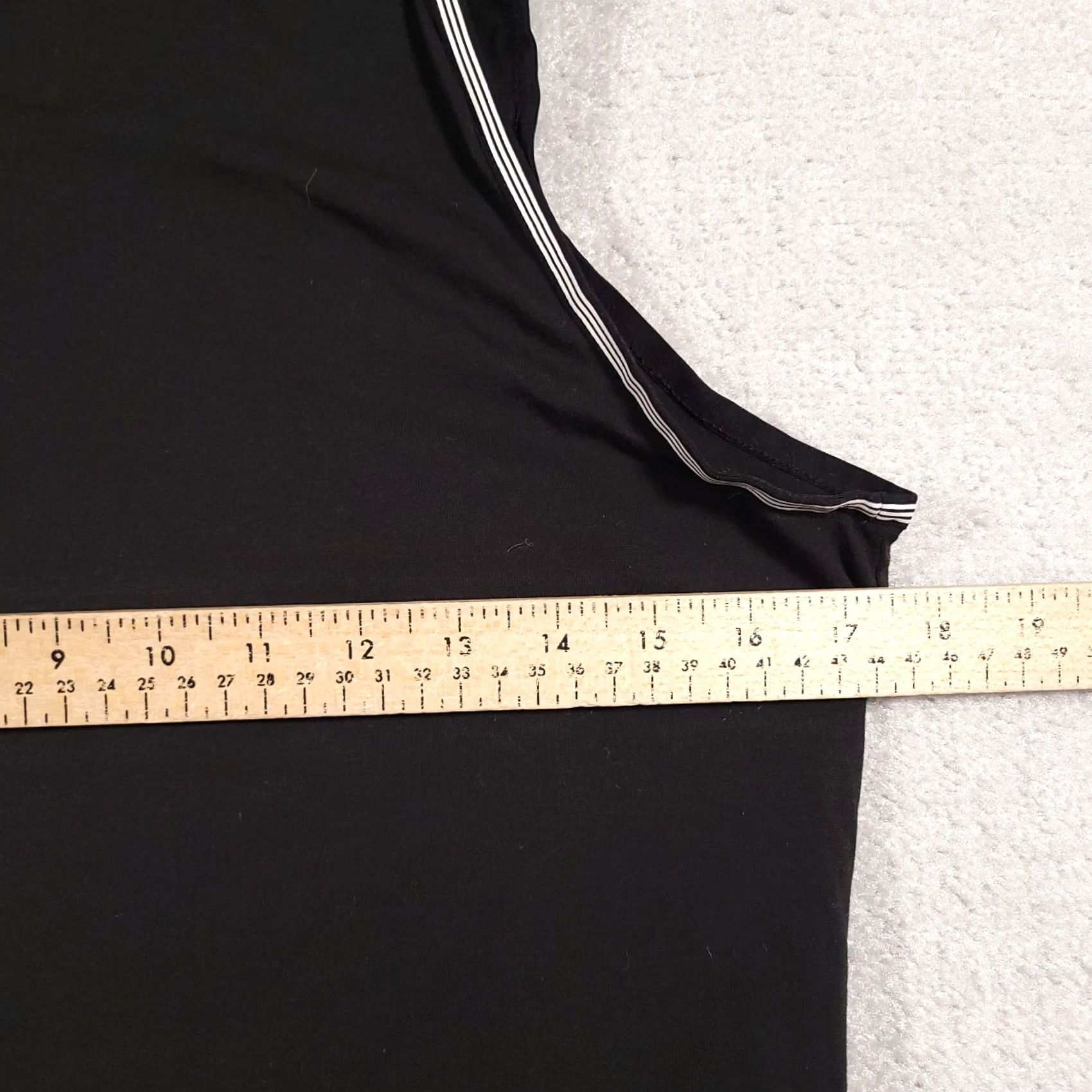 Adidas VINTAGE? No — Adidas Running Tank Women Medium Black Side Tie Short Athletic Shirt Size 32" / US 10 / IT 46 - 7 Thumbnail