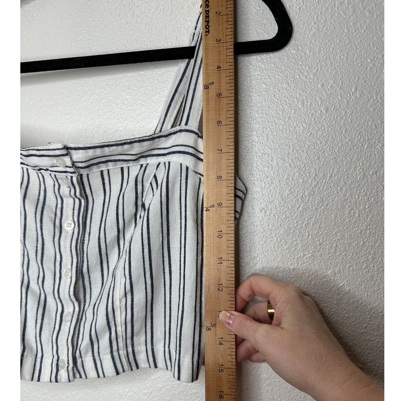 Brandy Melville Brandy Melville Astrid White & Black Stripe Button Crop Top Size XS / US 0-2 / IT 36-38 - 13 Thumbnail