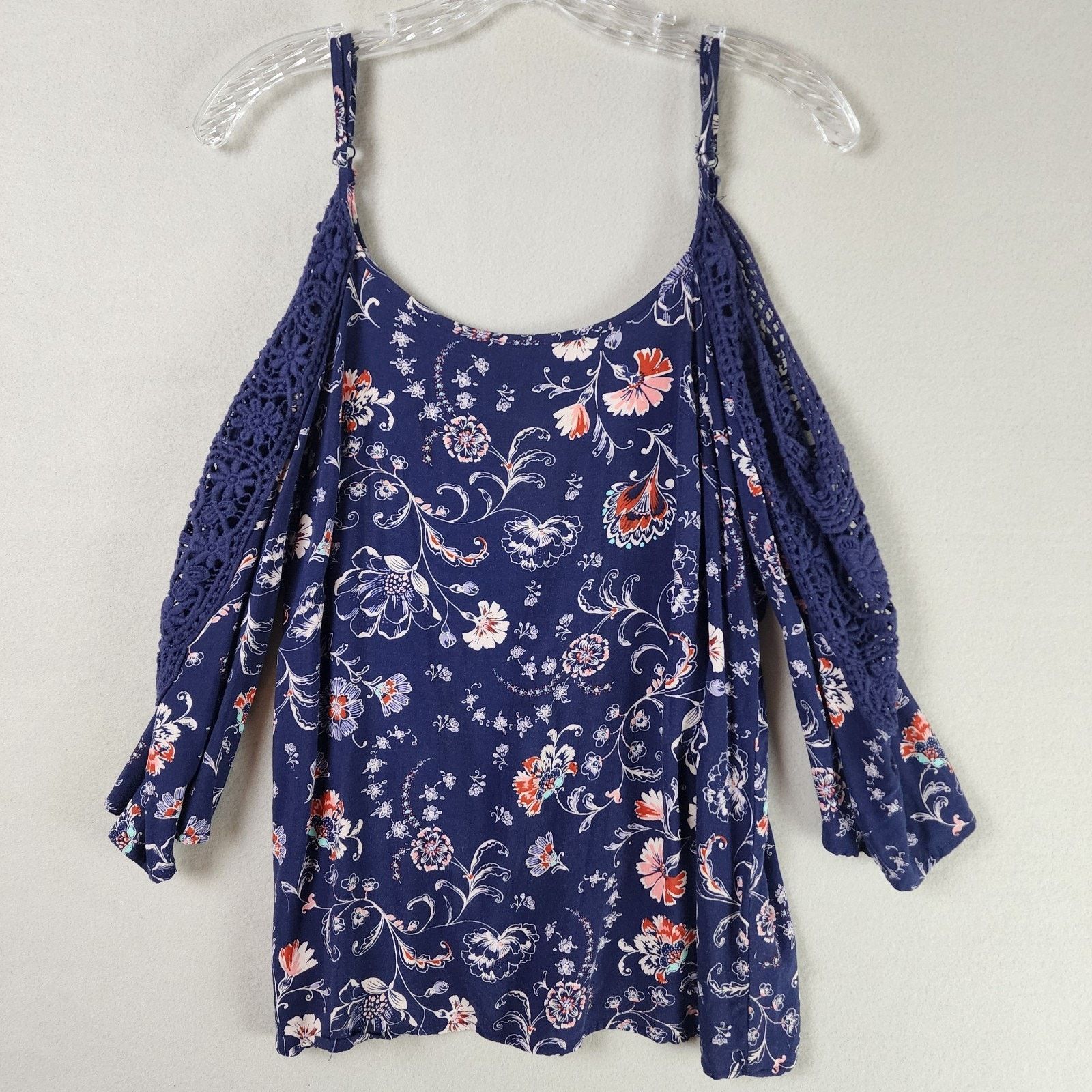 Other Xhilaration Floral Crochet 3/4 Sleeve Blouse Medium Blue Size M / US 6-8 / IT 42-44 - 1 Thumbnail