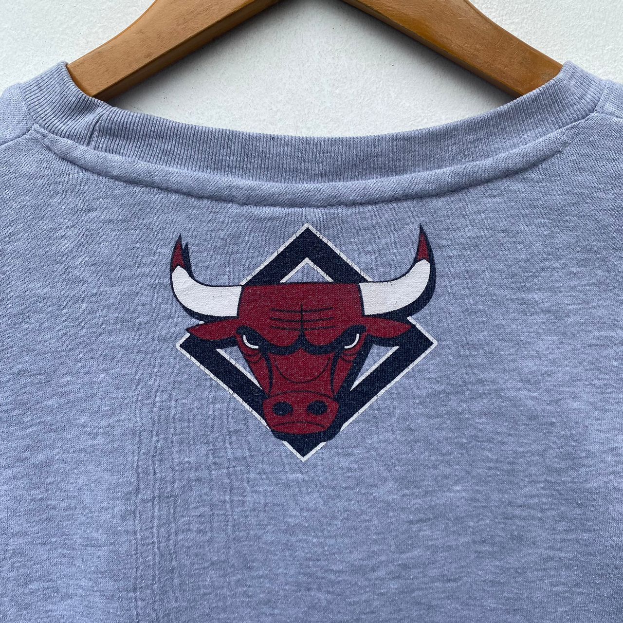 NBA CHICAGO BULLS SWEATSHIRT LARGE PULLOVER Size US L / EU 52-54 / 3 - 7 Thumbnail