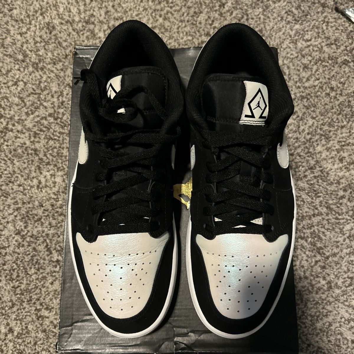 Jordan Brand Jordan 1 low Diamond Turf Size US 11 / EU 44 - 3 Thumbnail
