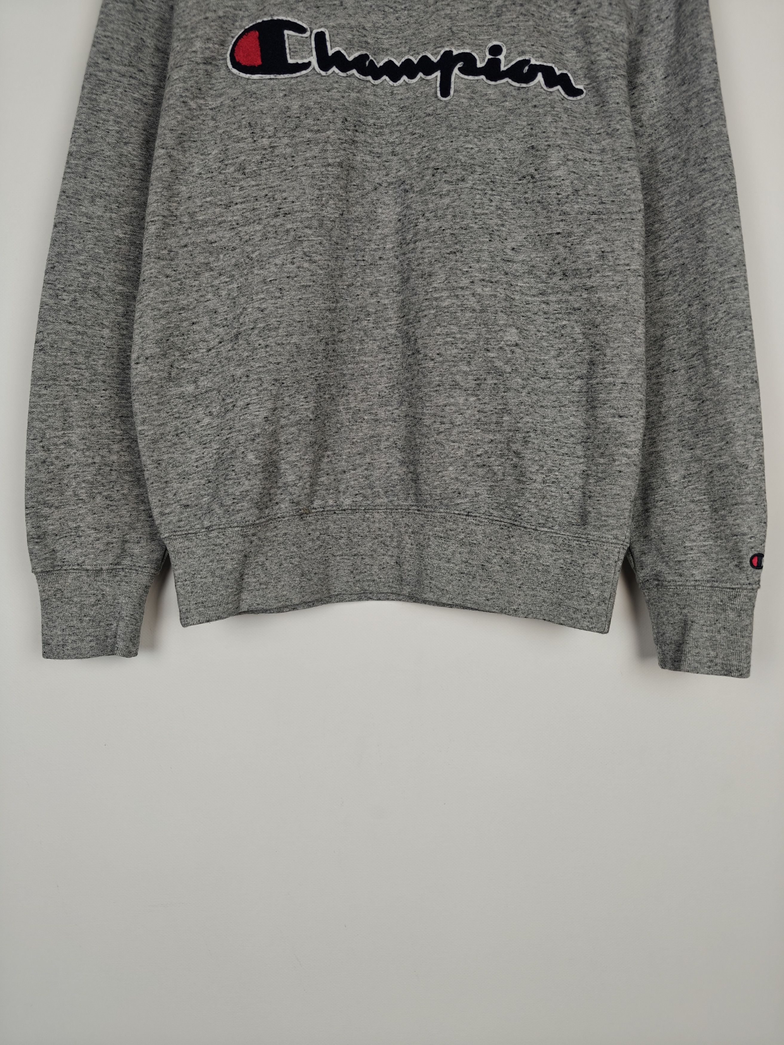 Champion Champion Sweatshirt Crewneck Pullover Center Logo size S Size US S / EU 44-46 / 1 - 3 Thumbnail