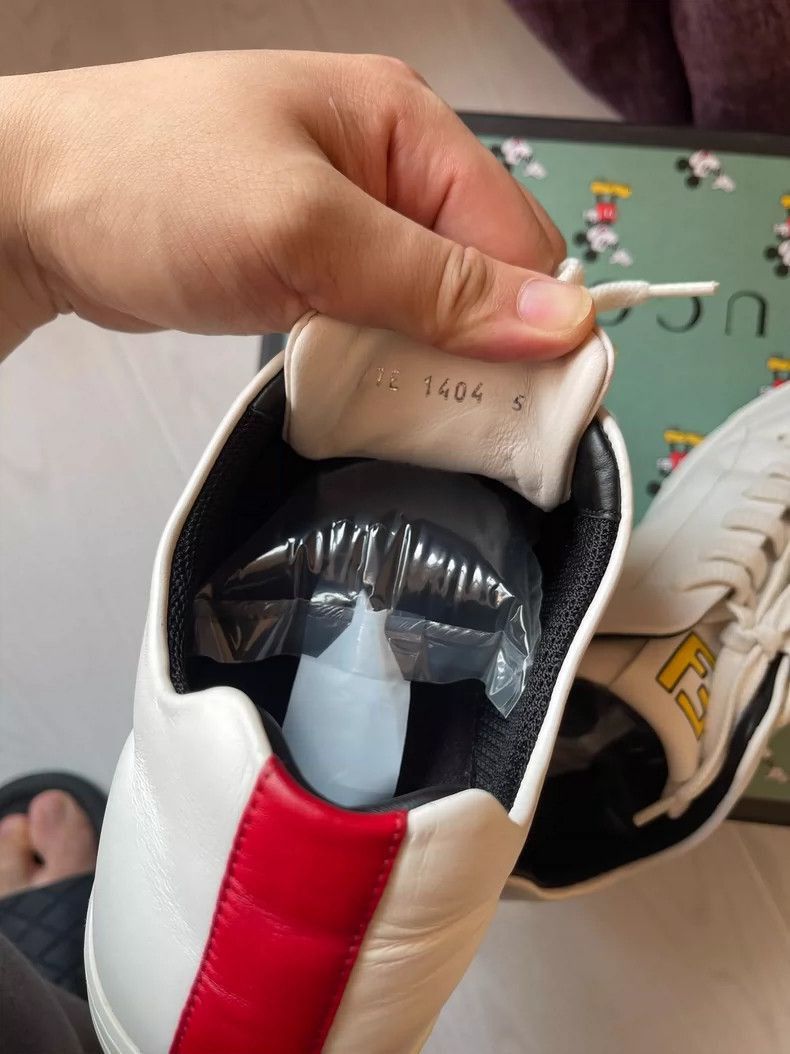 Fendi Fendi White Sneakers with Graffiti Design Size US 5 / EU 37 - 6 Thumbnail