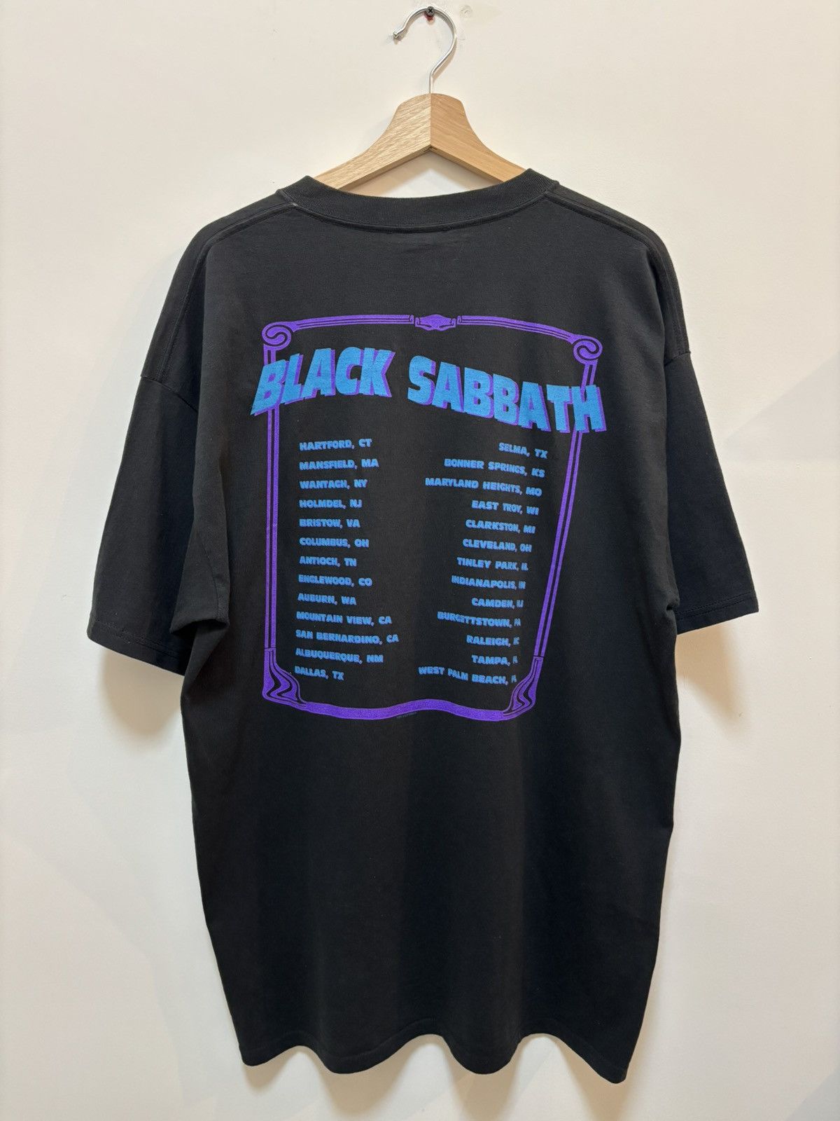 Black Sabbath Vintage 2004 Black Sabbath Paranoid Tour Band Tee Size US XL / EU 56 / 4 - 2 Thumbnail
