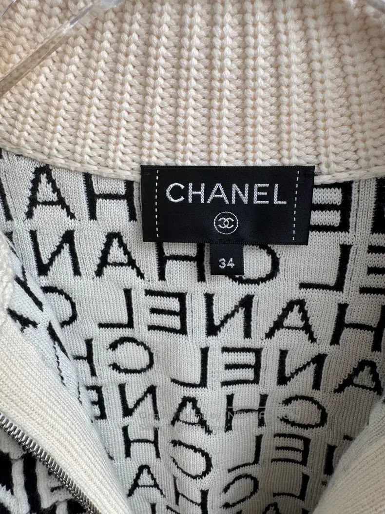 Chanel Chanel 19B black and white letter relief printed zipper kn Size XXS / US 00 / IT 34 - 7 Thumbnail