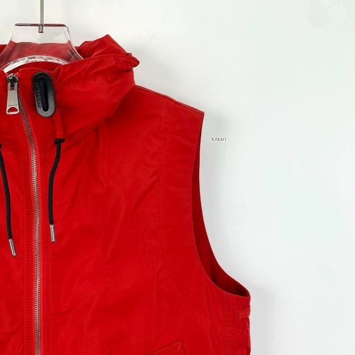 Burberry Burberry Red Hidden Hood Cotton Vest Size US M / EU 48-50 / 2 - 3 Thumbnail