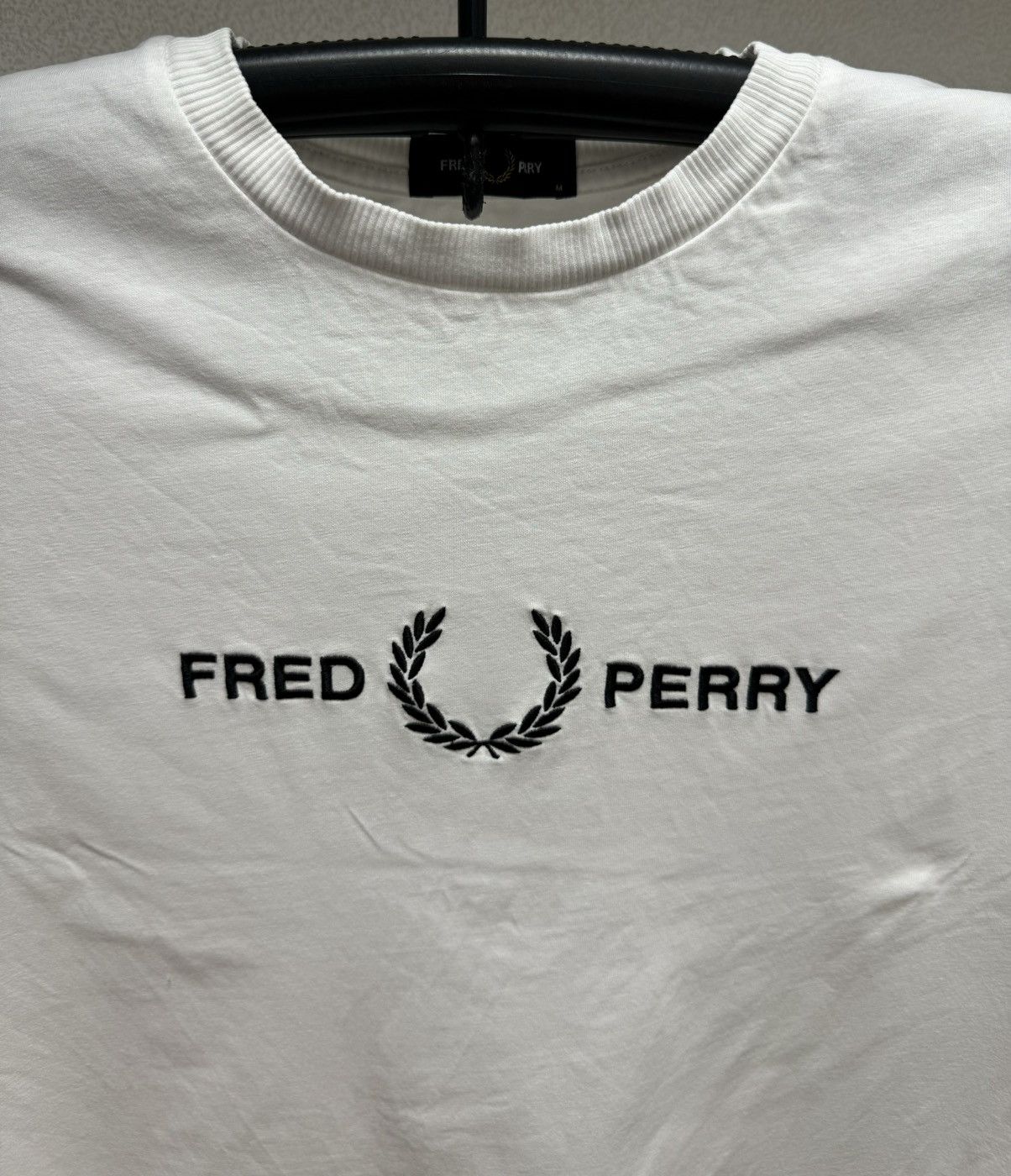 Fred Perry Fred Perry big logo white t-shirt M sz Size US M / EU 48-50 / 2 - 6 Thumbnail